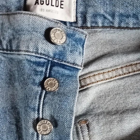 AGOLDE High Rise Riley Straight Crop  in light wash with raw hem - Picture 9 of 15